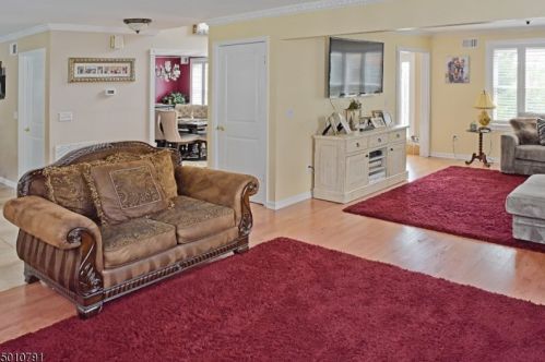 160 Sand Shore Rd, Mount Olive, NJ 07828-1511