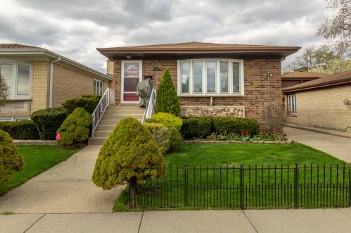 7260 Seminole St, Chicago, IL 60631-3024