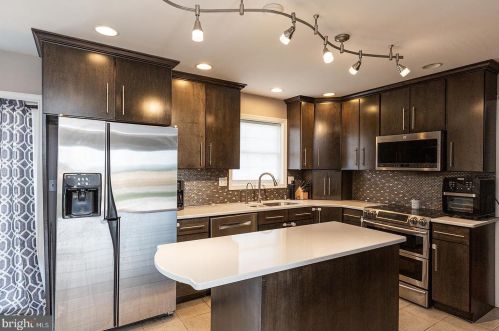 2355 View Rd, Lancaster PA  17602-1844 exterior