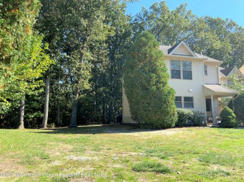 1600 Dahlia Ct, Jackson Twp, NJ 08527-4161