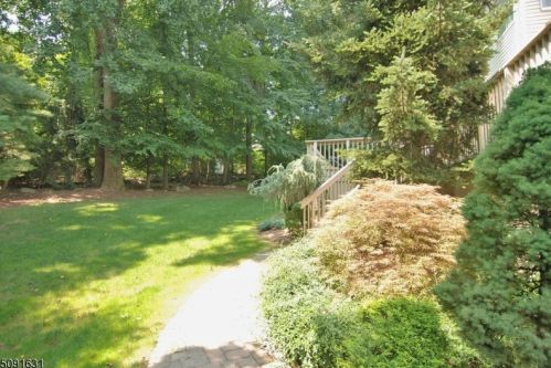 4 Everest Dr, Hackettstown NJ  07840-2844 exterior