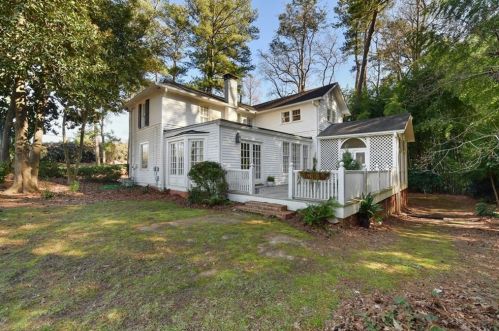 100 Brookhaven Dr, Atlanta GA  30319-3003 exterior