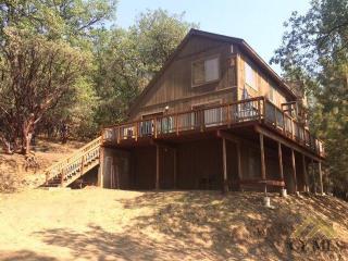 1632 James Dr, Springville, CA