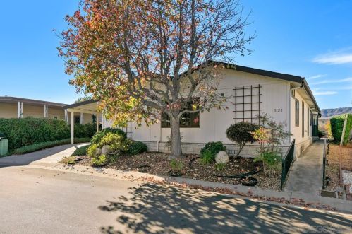 5128 Weymouth Way, Oceanside, CA 92057-1814