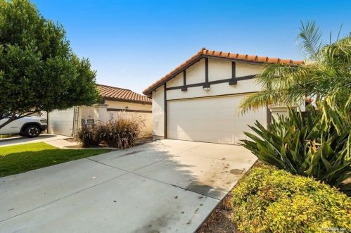 258 Oleander Dr, Oceanside, CA 92057-6122