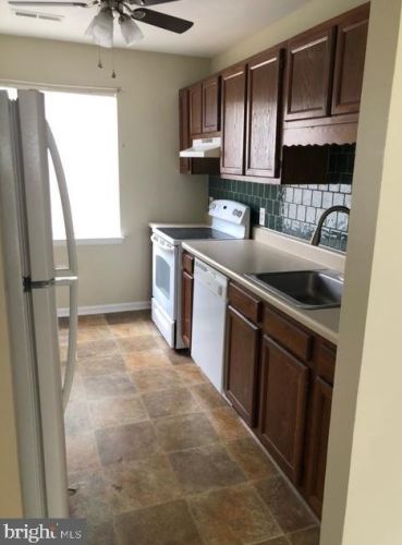 2202 Hamway Dr, Fredericksburg, VA 22407-1377