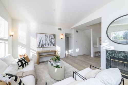 1407 Elmhurst, Irvine CA  92618-4023 exterior