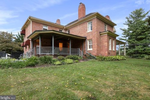 600 Samuel St, Charles Town, WV 25414-1412