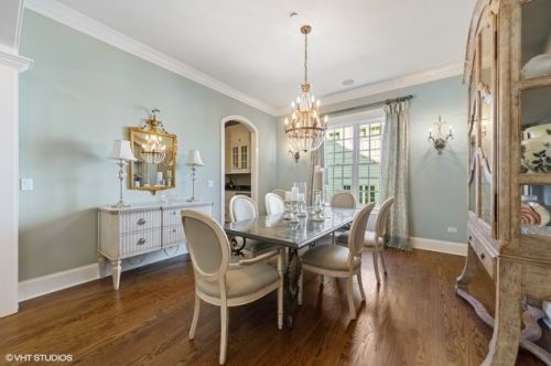 34 Gilbert Ave, Willowbrook IL  60514-1140 exterior