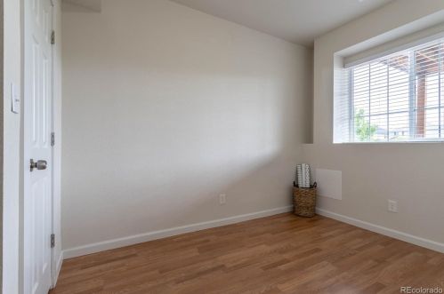 7400 Old Hammer Way, Aurora CO 80016-6115 exterior