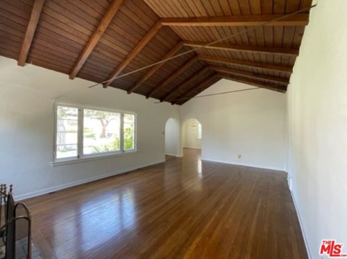 1318 Moncado Dr, Glendale CA  91207-1832 exterior