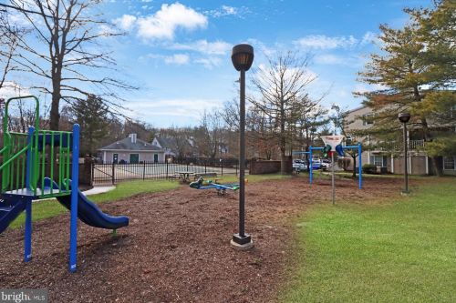 2 Cheverny Ct, Trenton NJ  08619-4711 exterior