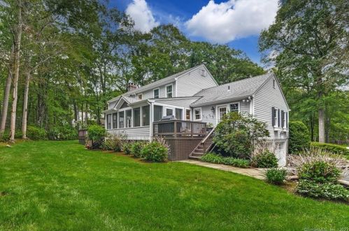 31 Hollow Tree Pl, Wilton CT  06897-2314 exterior