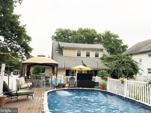 24 Linden Ave, Pitman NJ  08071-2108 exterior