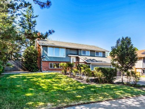 437 21st St, Wood Village, OR 97060-2303