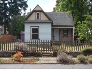 6916 Holgate Blvd, Portland OR  97206-3569 exterior