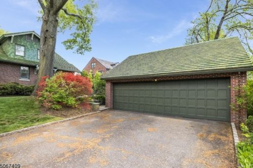 44 Midland Blvd, Maplewood, NJ 07040-1724