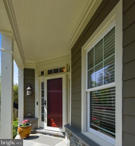 6909 Pine Crest Ave, Mc Lean, VA 22101-3526