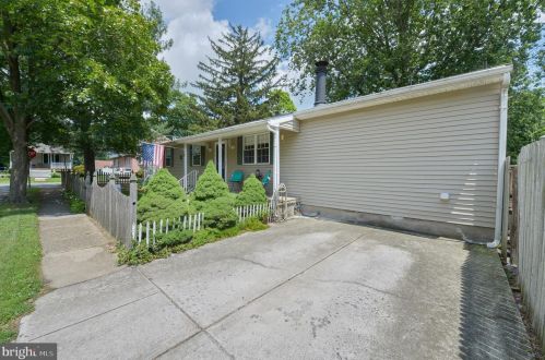2 Cornell Ave, Gloucester, NJ 08030-1203
