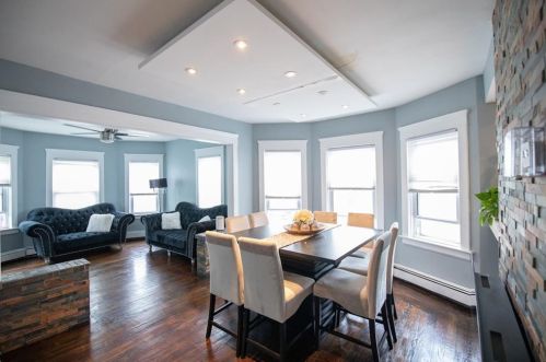 64 Stadden St, Providence, RI 02905-3531