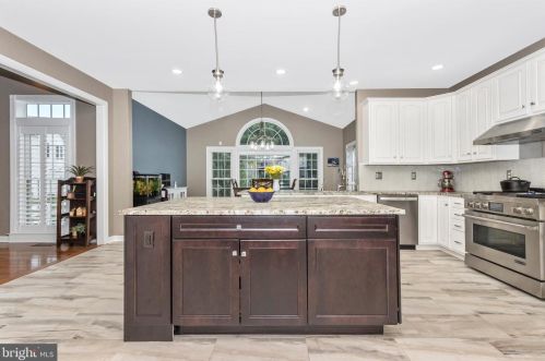 8 Farmstead Pl, Middletown MD  21769-7742 exterior