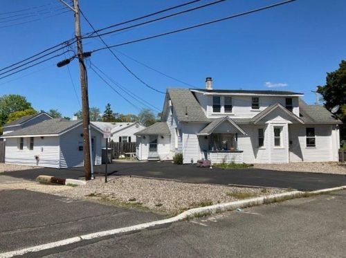 2200 Herbertsville Rd, Point Pleasant Beach, NJ 08742-2256