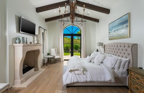 20 Black Falcon, Irvine CA  92603-0420 exterior