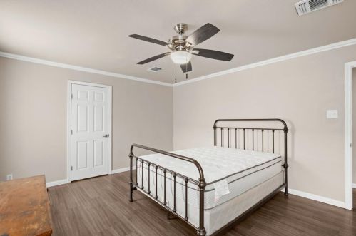 120 Erskine Fry, Seguin TX 78155 exterior