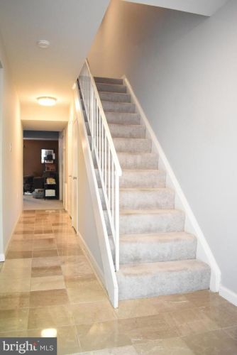 3789 Port Hope Pt, Triangle, VA 22172-1031