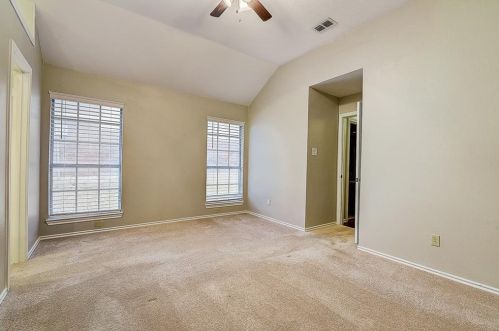 1422 Mapleview Dr, Carrollton TX 75007-6019 exterior