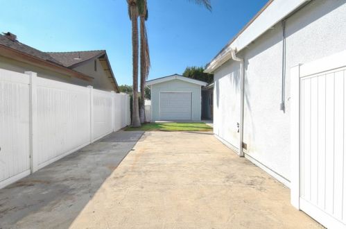 513 Royal St, Anaheim CA  92806-3235 exterior