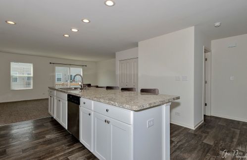 2454 Aurora Dr, Pingree Grove IL  60140-6403 exterior