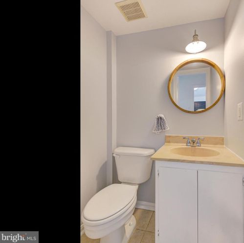 5271 Bradgen Ct, Springfield VA  22151-3505 exterior