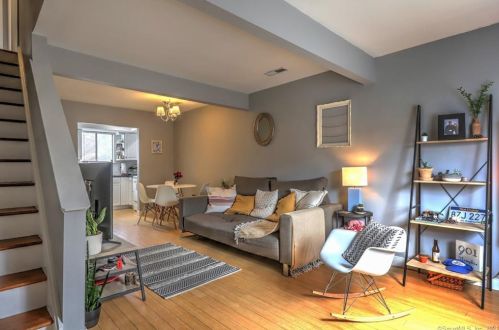 4 Laconia Ln, Milford, CT 06460-6000