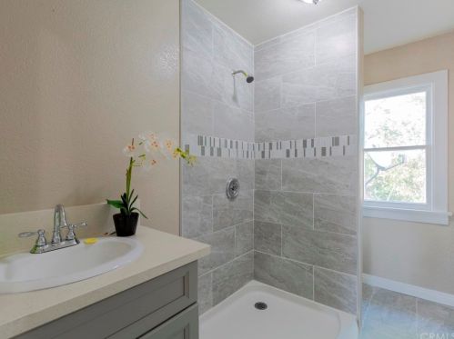 4624 Olivewood Ave, Riverside CA  92501-4118 exterior