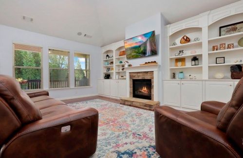 806 Cotton Creek Dr, Holly Springs, GA 30115-6343
