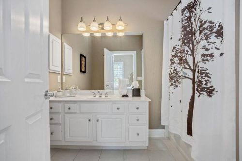 2507 Brookline Cir, Atlanta GA  30319-3690 exterior