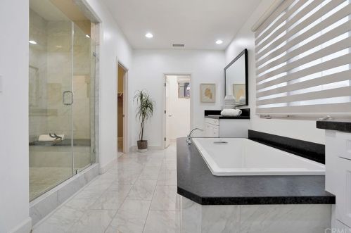 121 Long Fence, Irvine CA  92602-1807 exterior