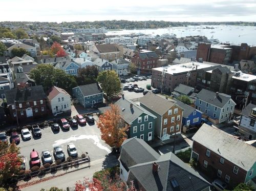 25 Fair St, Middletown, RI 02840-3441