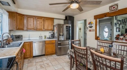 60 Van Nostrand Ave, Dover NJ  07801-4827 exterior