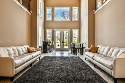 360 Cameron Ridge Dr, Atlanta GA  30328-4710 exterior