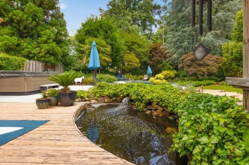 676 Hillpine Dr, Atlanta GA  30306-3277 exterior
