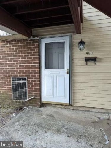 40 Florence Tollgate Pl, Florence, NJ 08518-3214