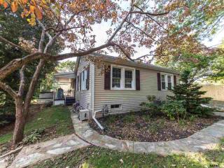 2125 Winding Rd, York, PA 17408-4369