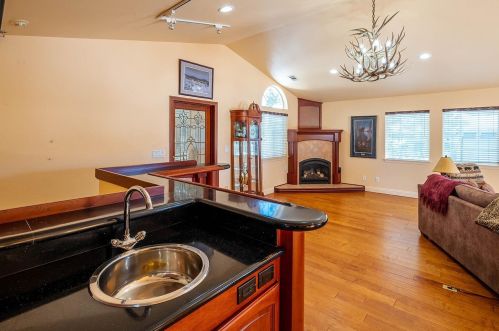 10140 Olympic Blvd, Truckee CA  96161-1701 exterior