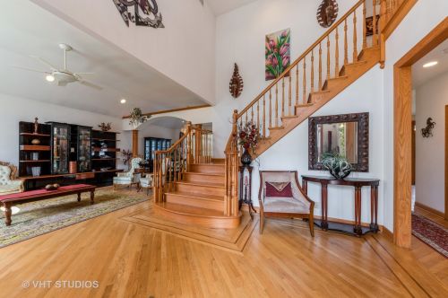 971 Palos Ave, Palatine, IL 60067-1839
