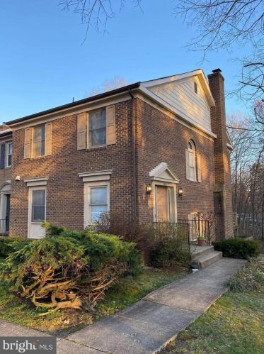7319 Golden Iris Ct, Springfield, VA 22153-1117