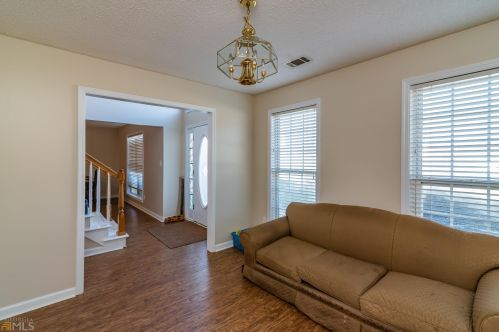 35 Mar Mar Ln, Newnan, GA 30265-2739