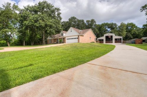 1113 Southwood Dr, Huntsville, TX 77340-2473