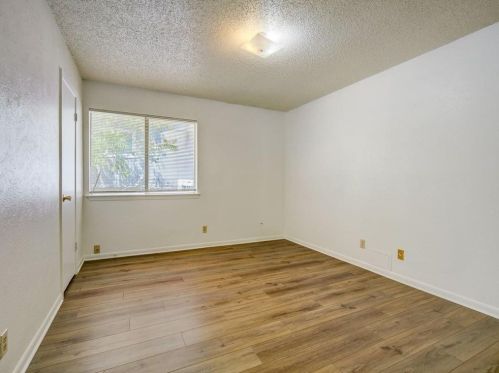 404 Dittmar Rd, Austin TX  78745-7004 exterior